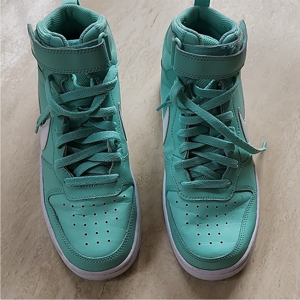 Nike size 7Y shoes